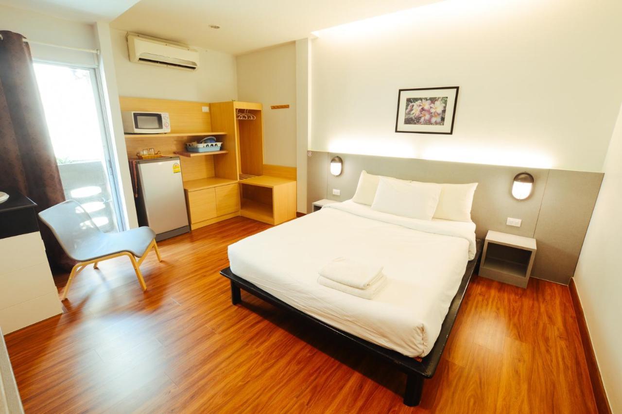 Thaiphiphat House Бангкок Екстер'єр фото