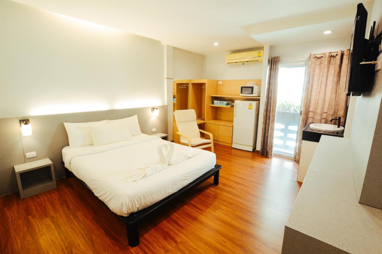 Thaiphiphat House Бангкок Екстер'єр фото