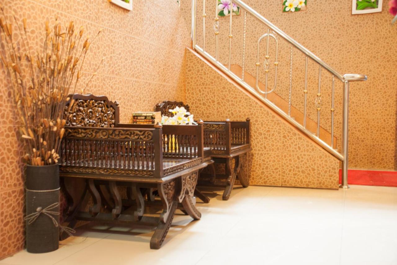 Thaiphiphat House Бангкок Екстер'єр фото