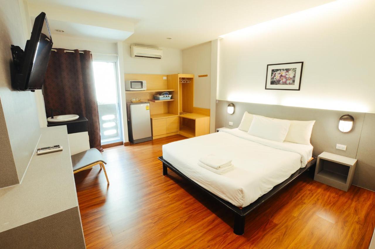 Thaiphiphat House Бангкок Екстер'єр фото
