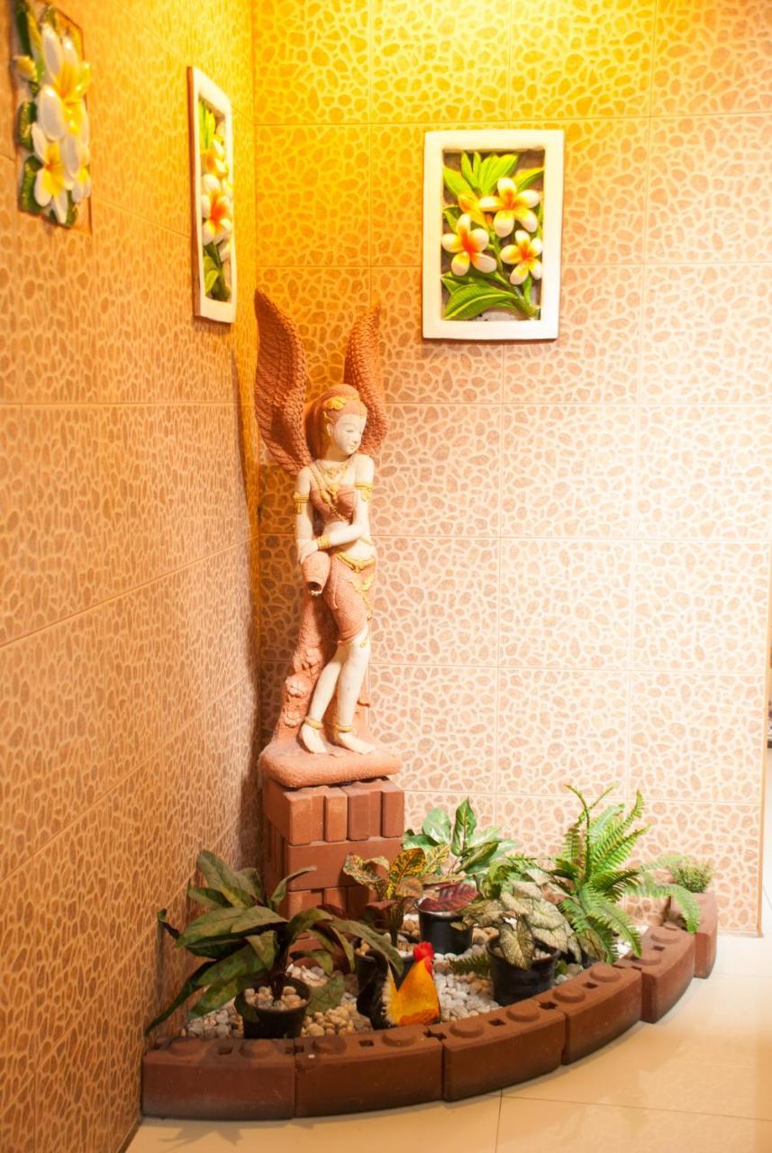 Thaiphiphat House Бангкок Екстер'єр фото