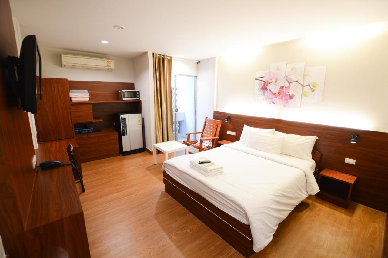 Thaiphiphat House Бангкок Екстер'єр фото